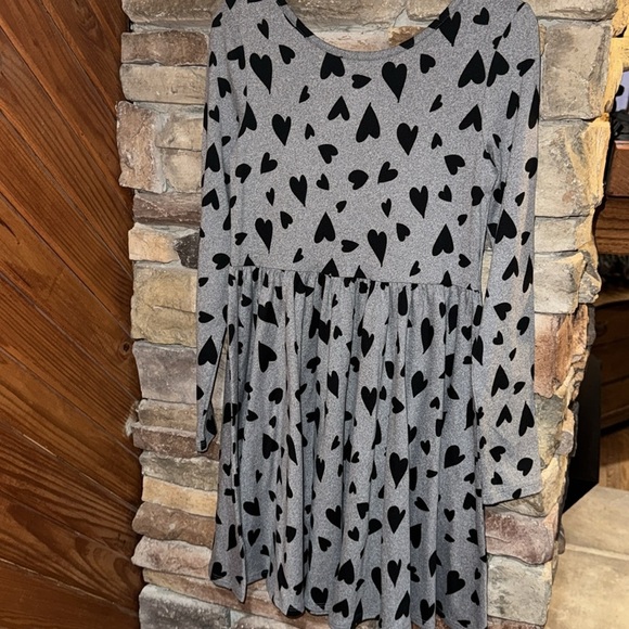 (EUC) Epic Threads Girls Kids Med (10/12) Heart Patterned Gray/Black Dress - Picture 1 of 10